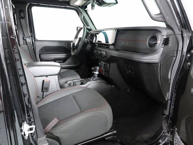 Used 2025 Jeep Wrangler Unlimited Rubicon AWD/4WD image 15
