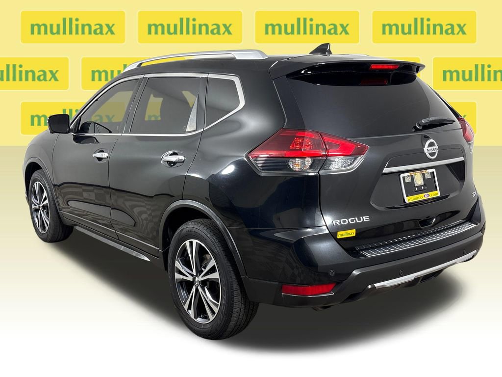 Used 2019 Nissan Rogue SV w/ Premium Package image 3