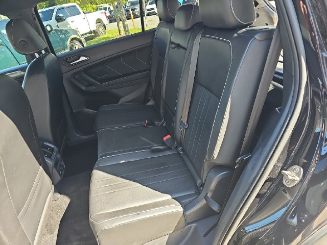 Used 2022 Volkswagen Tiguan SE R-Line FWD image 14