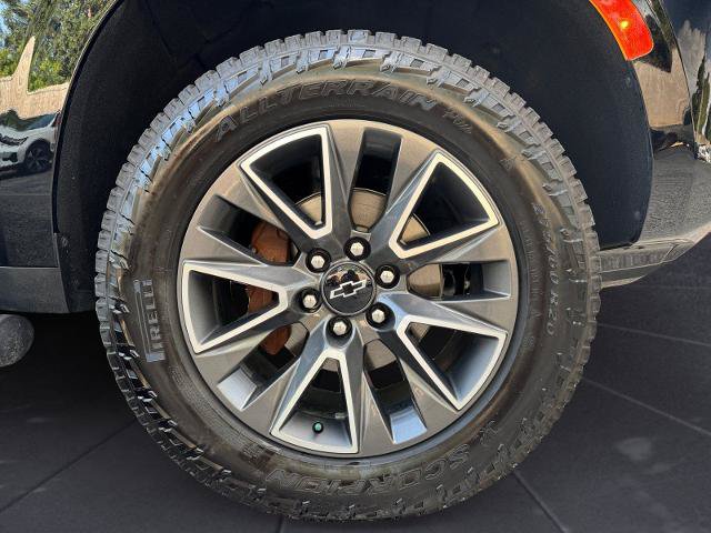 Used 2024 Chevrolet Suburban Z71 w/ Luxury Package AWD/4WD image 14