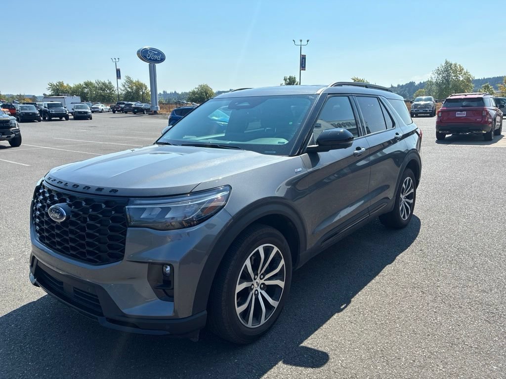 Certified 2025 Ford Explorer ST-Line AWD/4WD image 39