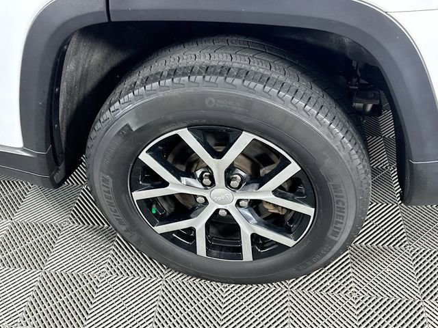 Used 2023 Jeep Grand Cherokee L Limited AWD/4WD image 38