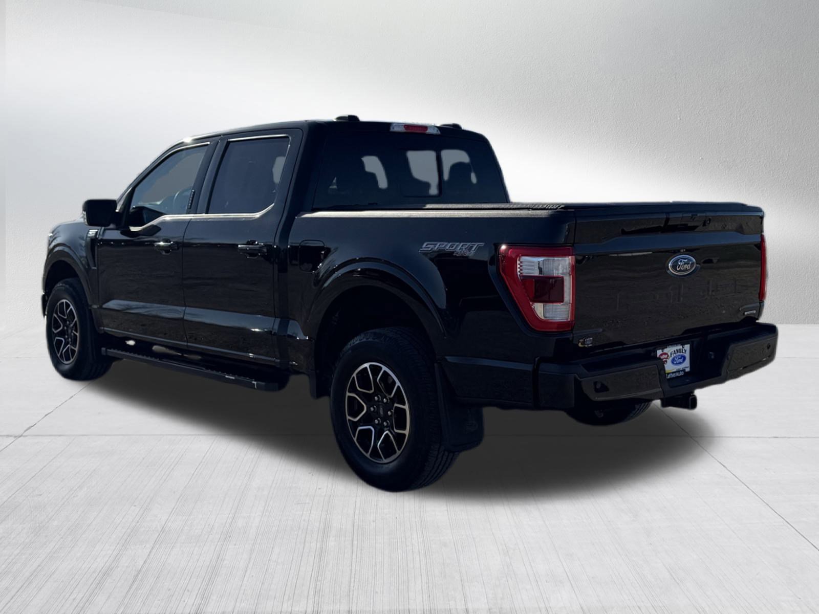 Certified 2022 Ford F150 Lariat w/ Equipment Group 502A High image 3