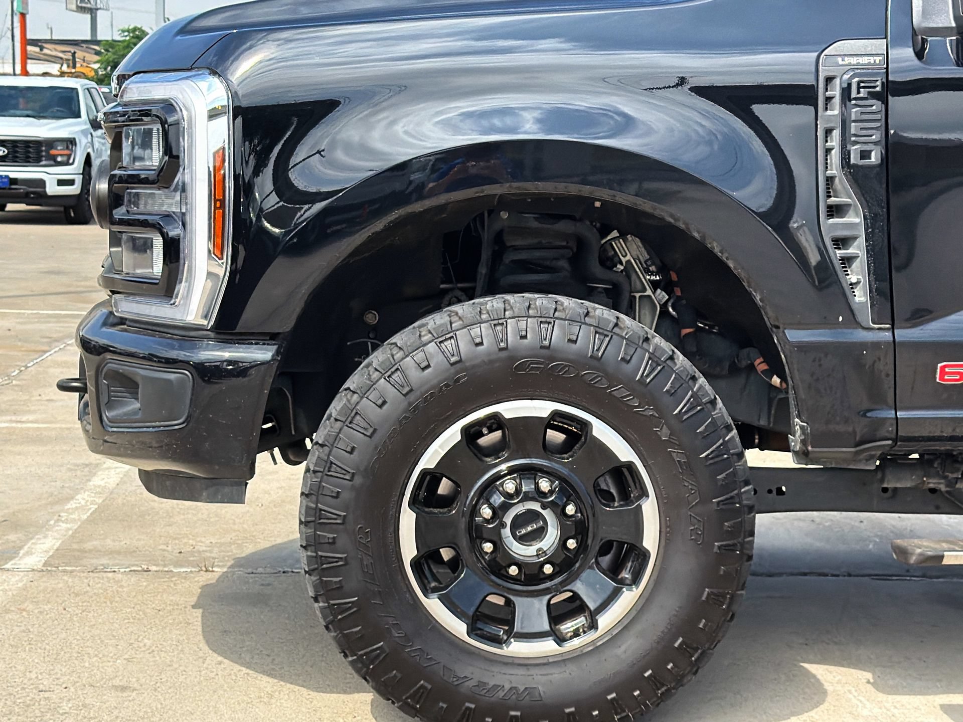 Certified 2025 Ford F250 Lariat w/ Tremor Off-Road Package AWD/4WD image 10