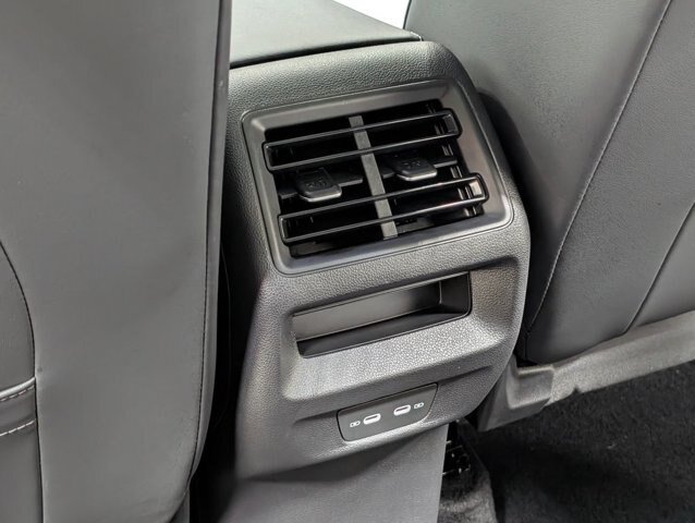 Used 2026 Volkswagen Tiguan SE R-Line AWD/4WD image 17