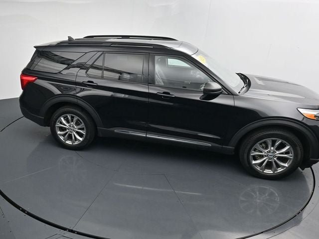 Certified 2023 Ford Explorer XLT w/ Equipment Group 202A AWD/4WD image 29