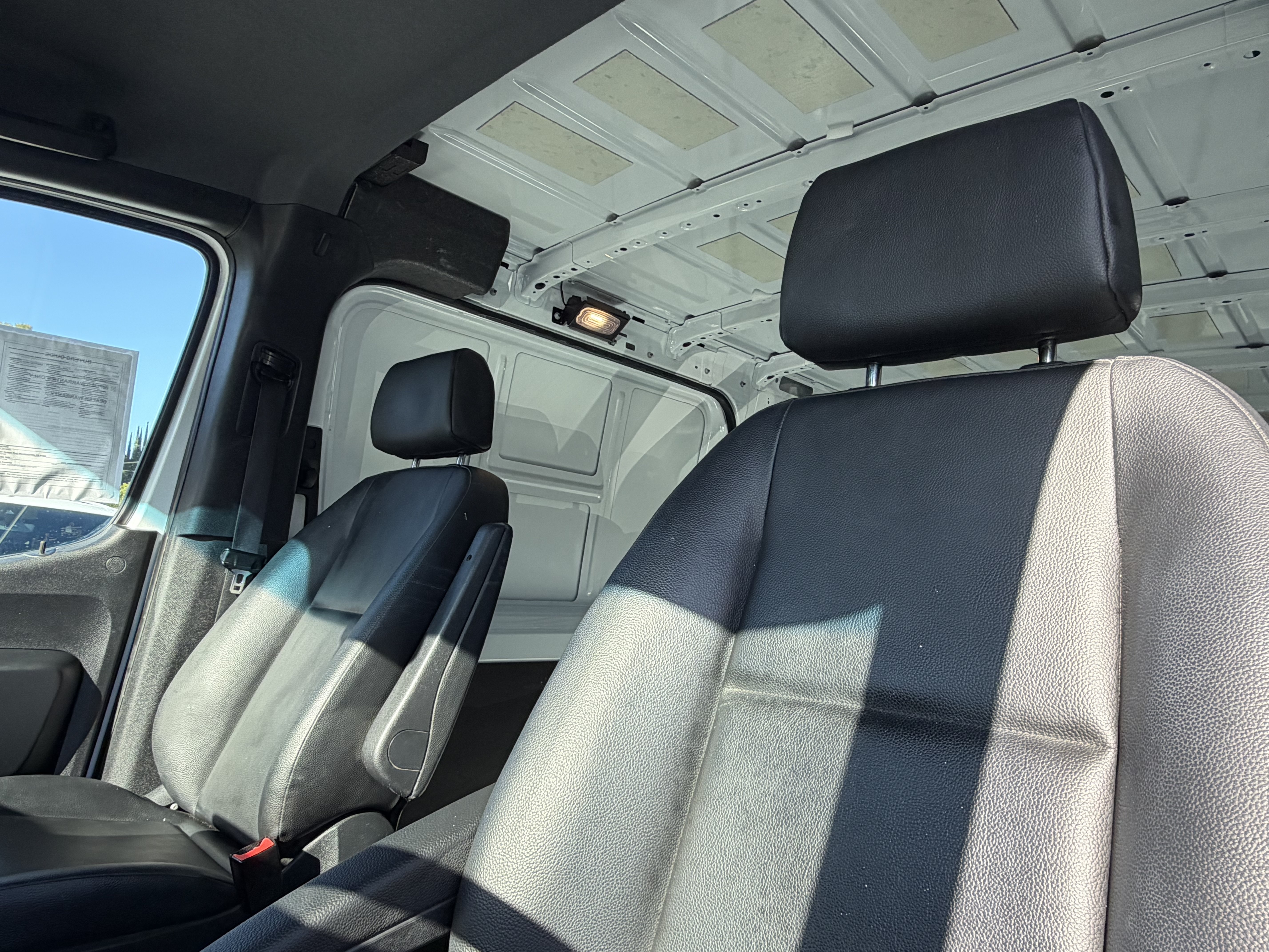 Used 2024 Mercedes-Benz Sprinter 2500 image 17