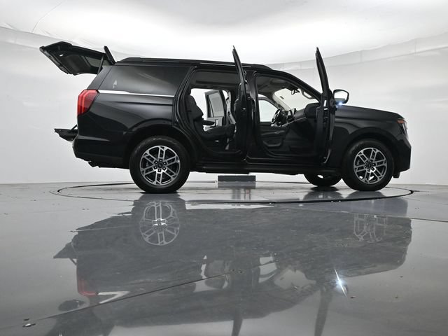 Certified 2025 Ford Expedition Active AWD/4WD image 57
