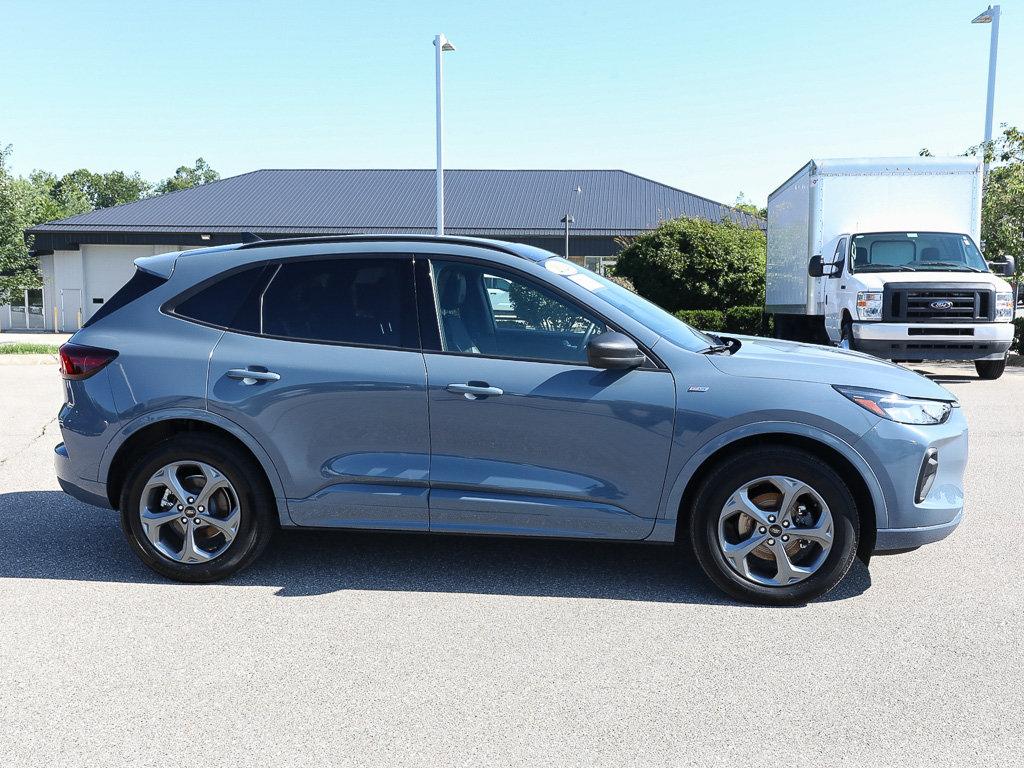 Certified 2024 Ford Escape ST-Line w/ Tech Pack #1 AWD/4WD image 8