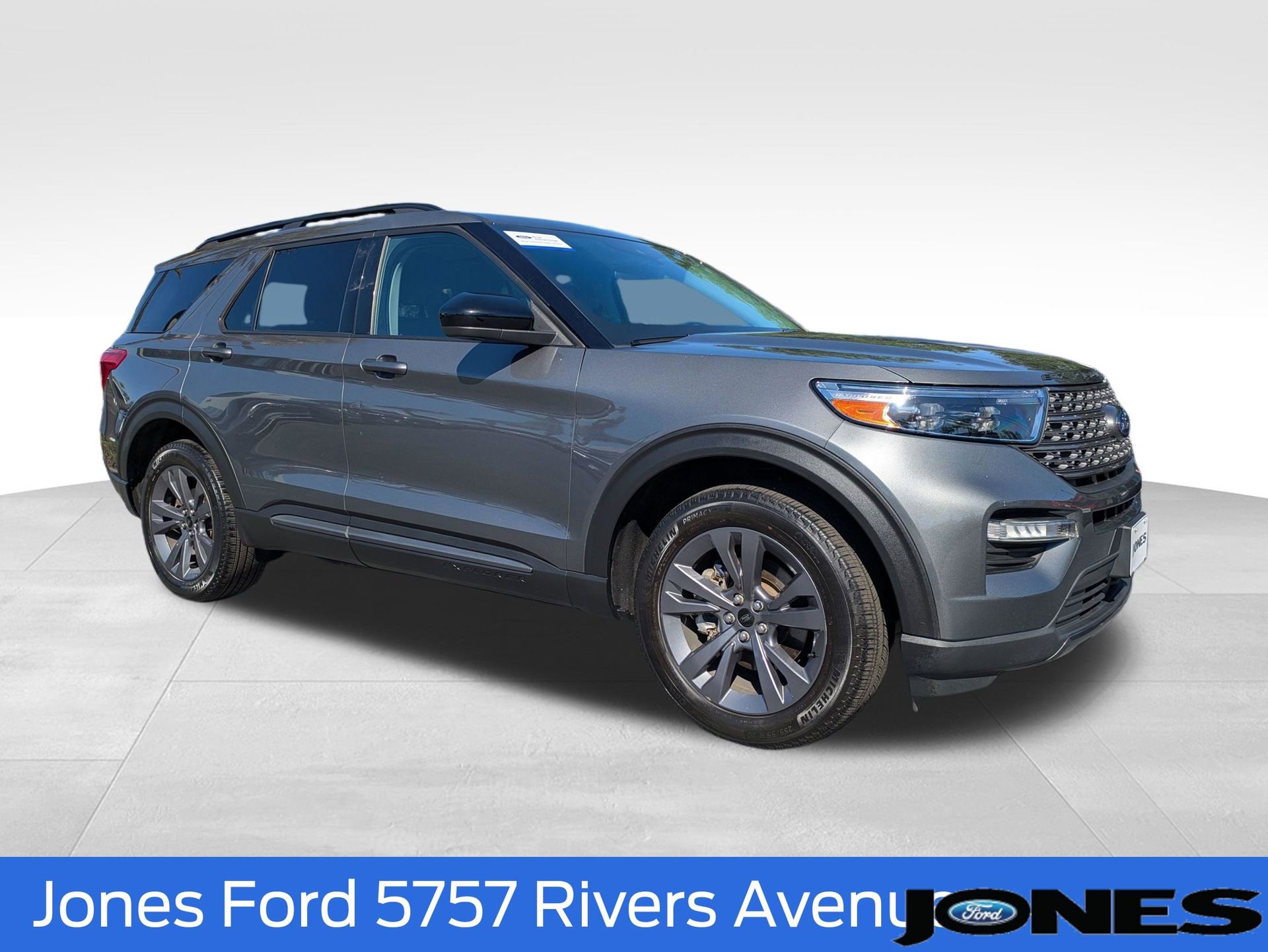 Certified 2023 Ford Explorer XLT w/ Equipment Group 202A AWD/4WD image 2