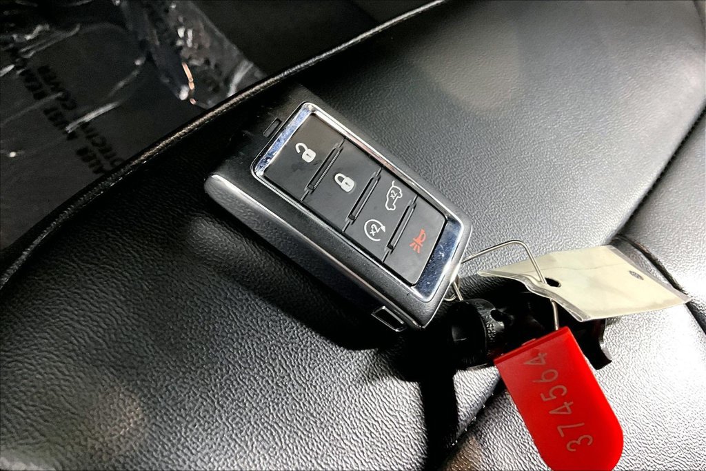 Used 2023 Jeep Grand Cherokee Limited RWD image 10