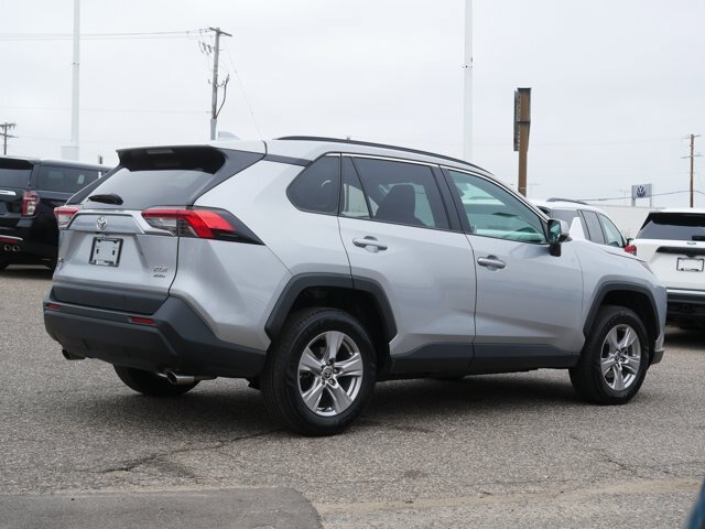 Used 2025 Toyota RAV4 XLE AWD/4WD image 3