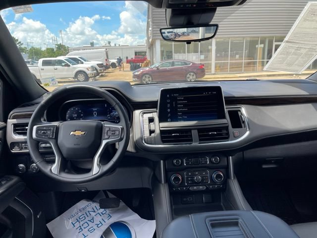 Used 2024 Chevrolet Suburban Premier w/ Premium Package RWD image 26