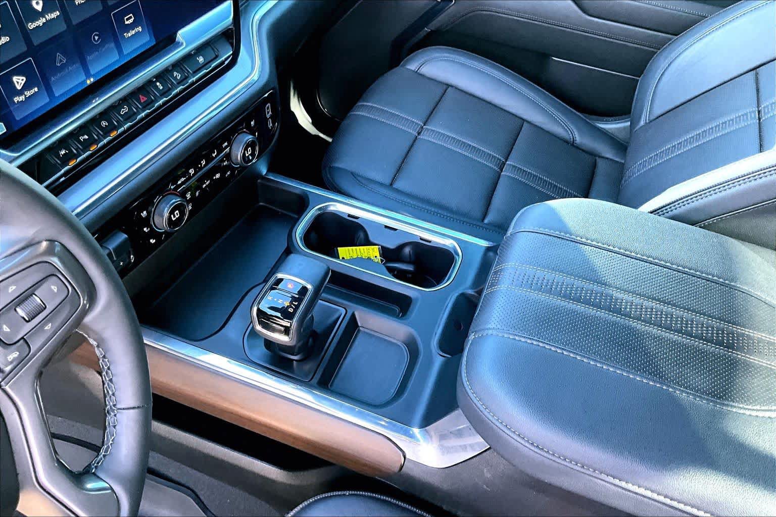 Used 2024 Chevrolet Silverado 1500 High Country w/ Midnight Edition AWD/4WD image 17