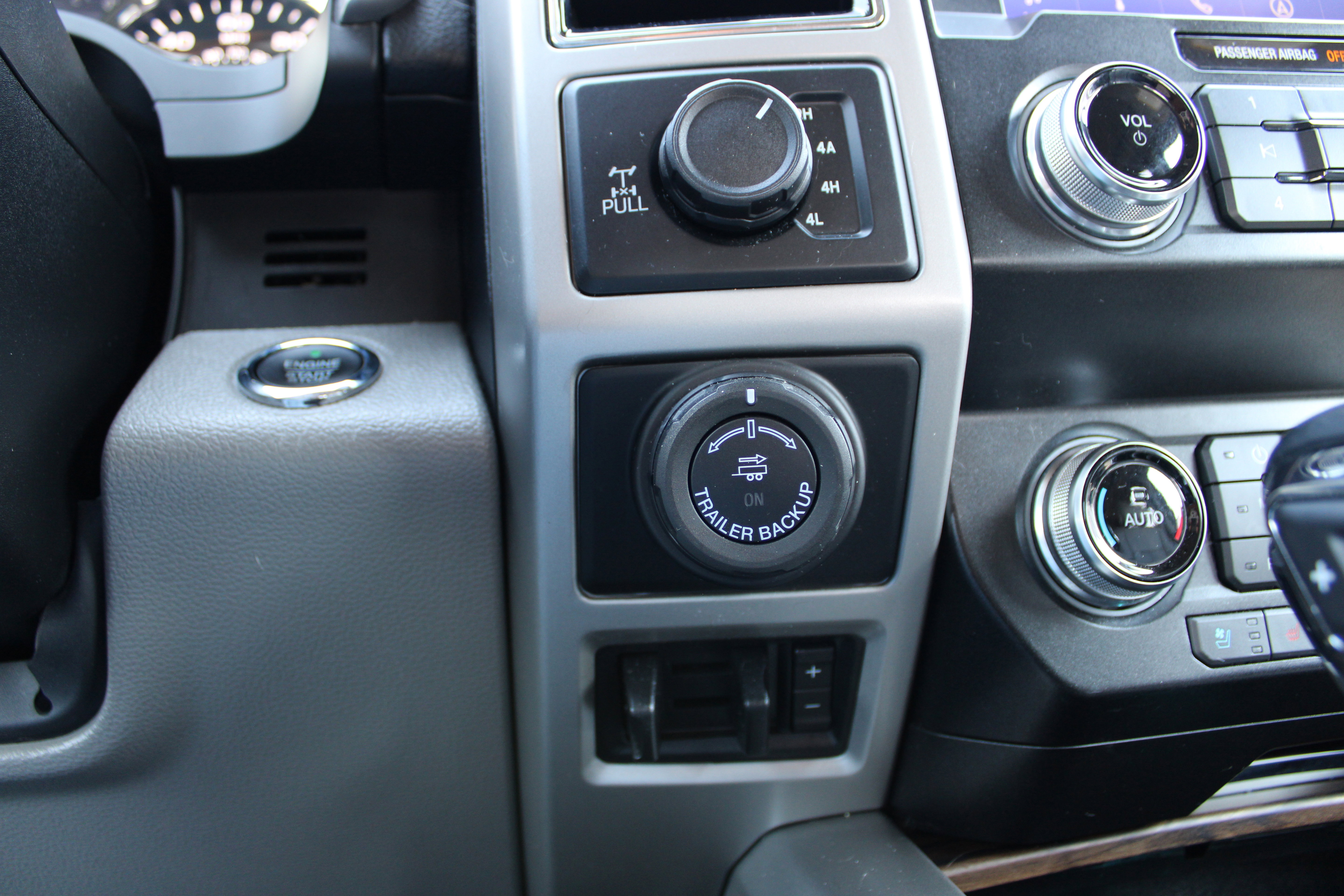 Certified 2020 Ford F150 Lariat w/ Equipment Group 502A Luxury image 22