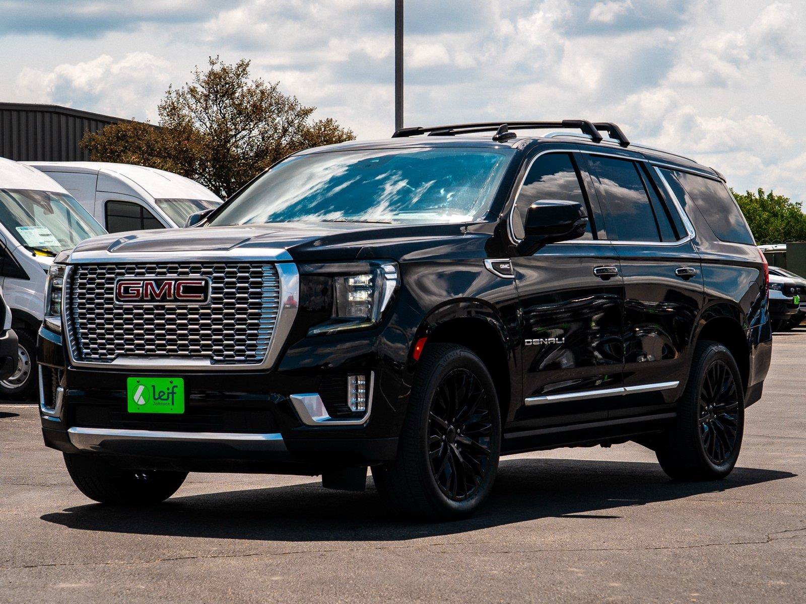 Used 2024 GMC Yukon Denali w/ Advanced Technology Package AWD/4WD image 7