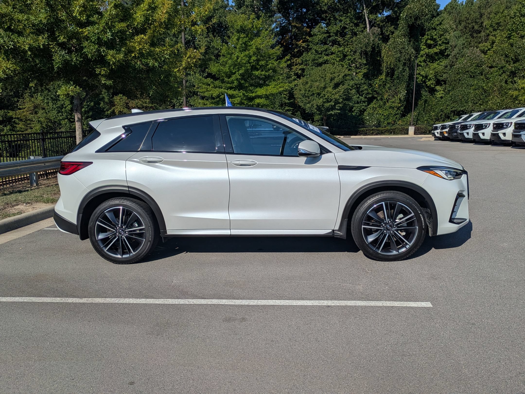 Used 2025 INFINITI QX50 Sport AWD/4WD image 3
