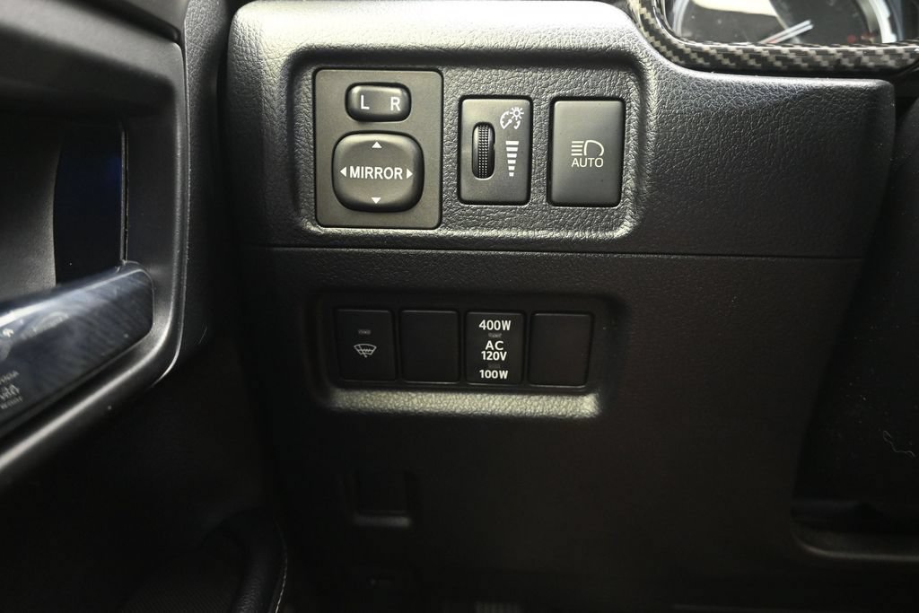 Used 2021 Toyota 4Runner Limited AWD/4WD image 31