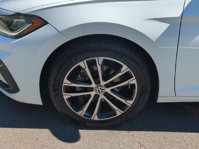 Used 2025 Volkswagen Jetta Sport FWD image 10