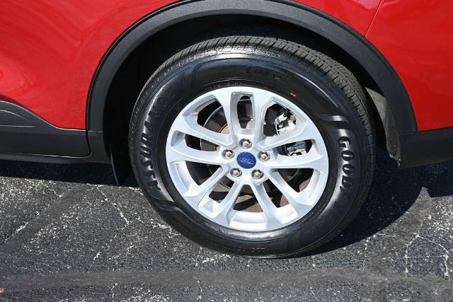 Certified 2022 Ford Escape SE w/ Cold Weather Package FWD image 14