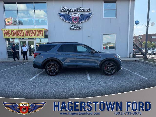 Certified 2025 Ford Explorer ST-Line w/ Premium Package AWD/4WD image 1