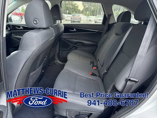 Used 2020 Kia Sorento LX FWD image 11