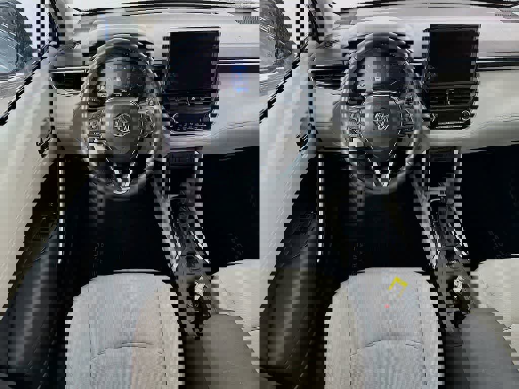 Used 2023 Toyota Corolla Cross LE image 13