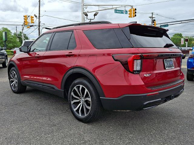 Certified 2025 Ford Explorer ST-Line AWD/4WD image 4