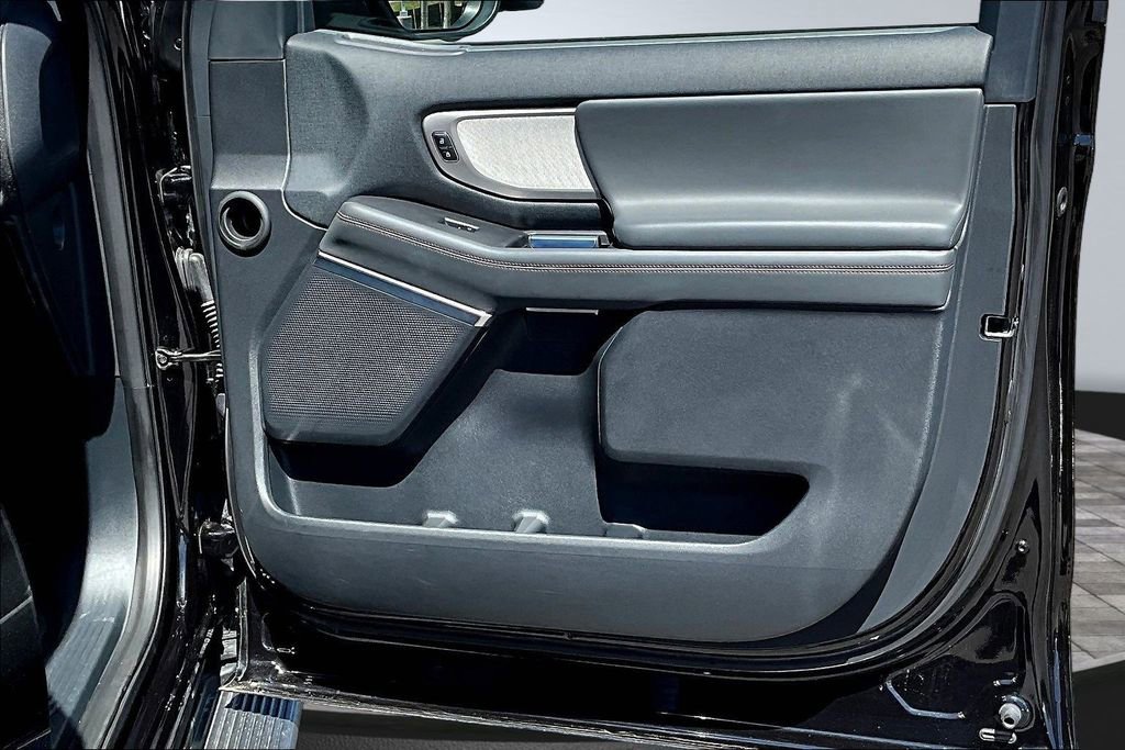 Certified 2025 Ford Expedition Active AWD/4WD image 29