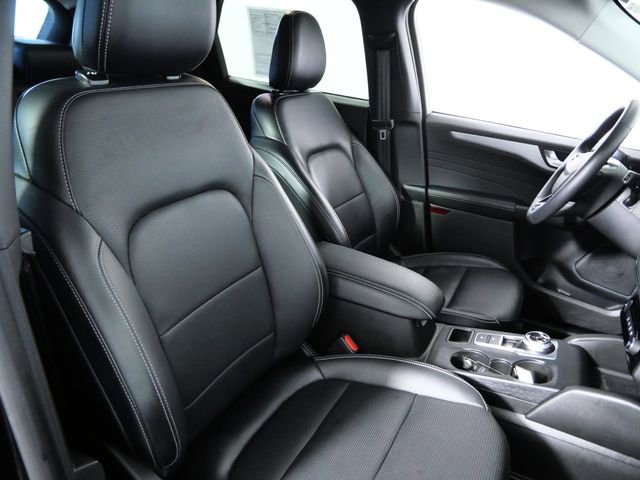 Certified 2025 Ford Escape Platinum AWD/4WD image 12