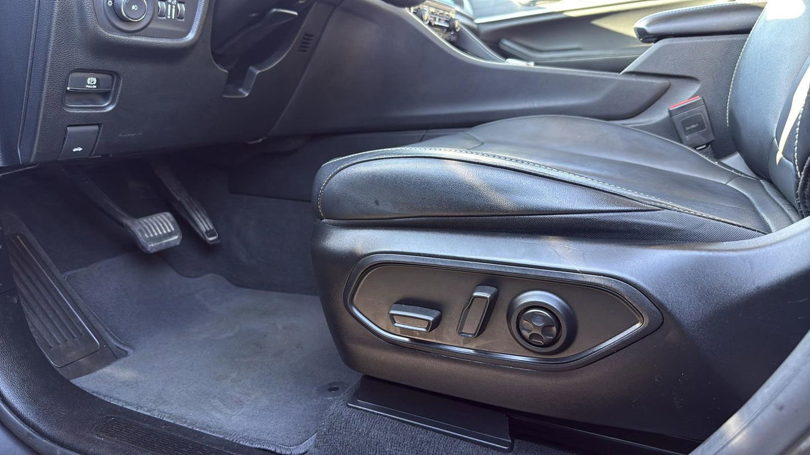 Used 2022 Jeep Grand Cherokee L Limited image 11