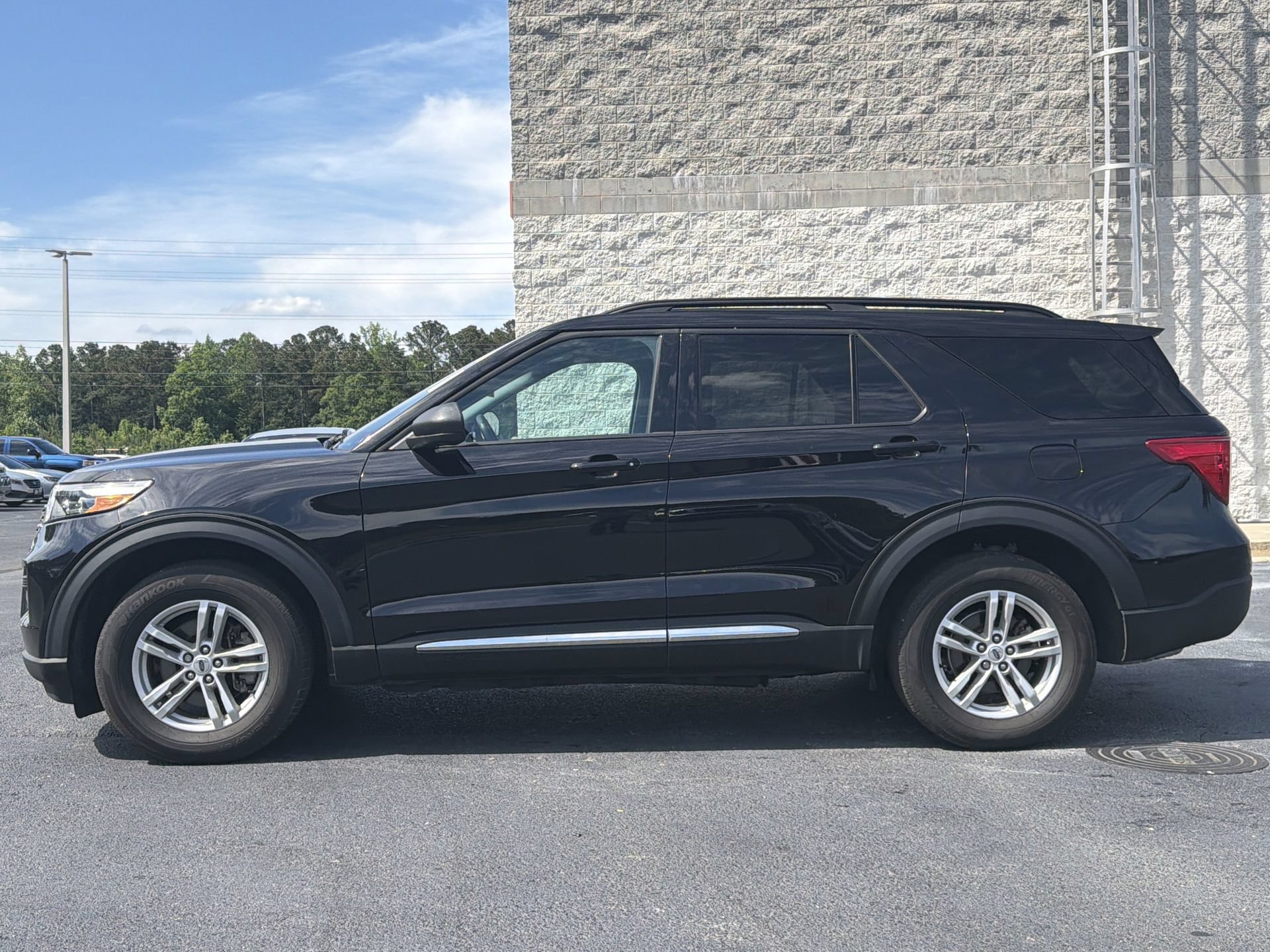 Certified 2023 Ford Explorer XLT AWD/4WD image 12