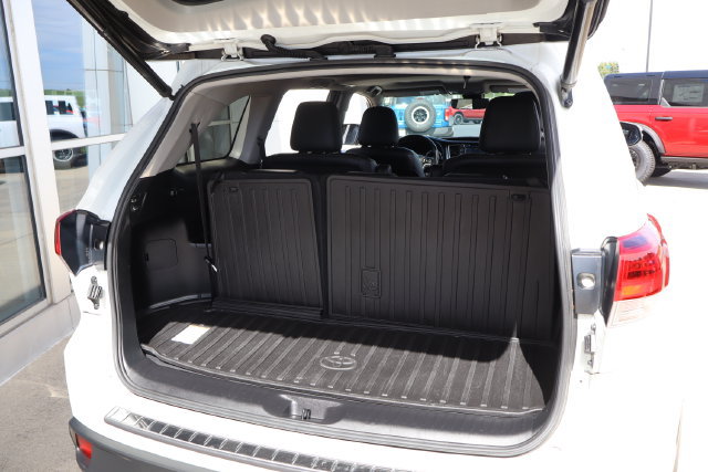Used 2019 Toyota Highlander XLE AWD/4WD image 31