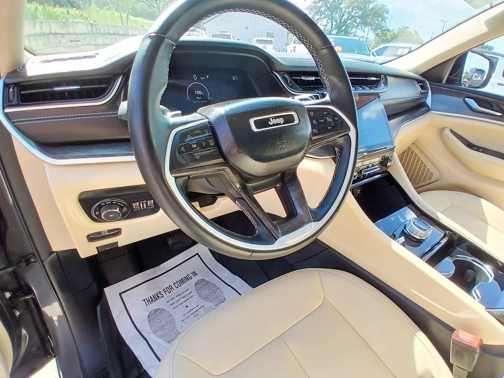 Used 2022 Jeep Grand Cherokee Limited AWD/4WD image 10