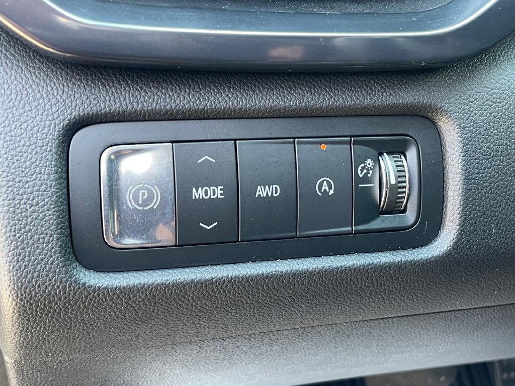 Used 2025 GMC Acadia AT4 w/ LPO, Floor Liner Package AWD/4WD image 37