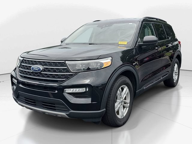 Certified 2024 Ford Explorer XLT w/ Equipment Group 202A RWD image 7
