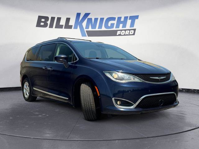 Used 2017 Chrysler Pacifica Touring-L Plus w/ Advanced Safetytec Group FWD image 7