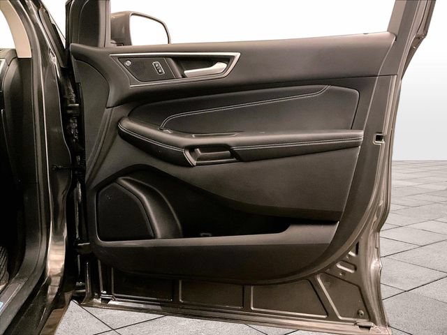 Certified 2020 Ford Edge Titanium AWD/4WD image 23