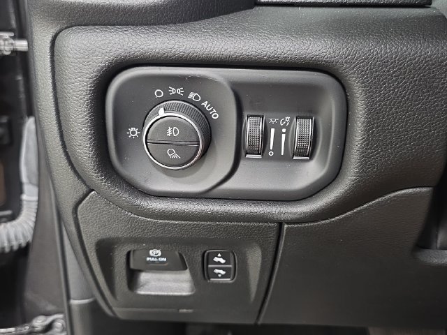 Used 2024 RAM 1500 Laramie AWD/4WD image 26