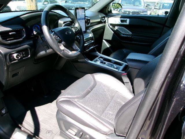 Certified 2022 Ford Explorer Platinum w/ Equipment Group 601A AWD/4WD image 10