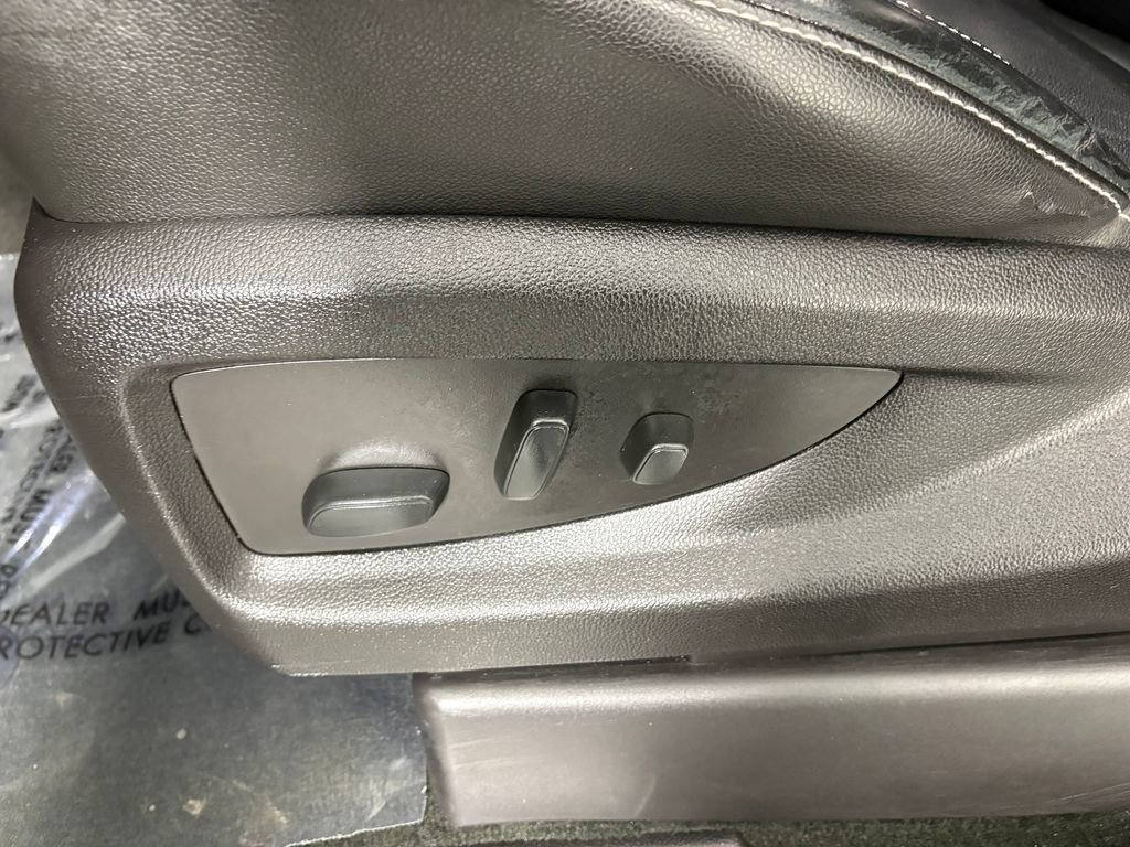 Used 2018 Chevrolet Suburban LT image 14