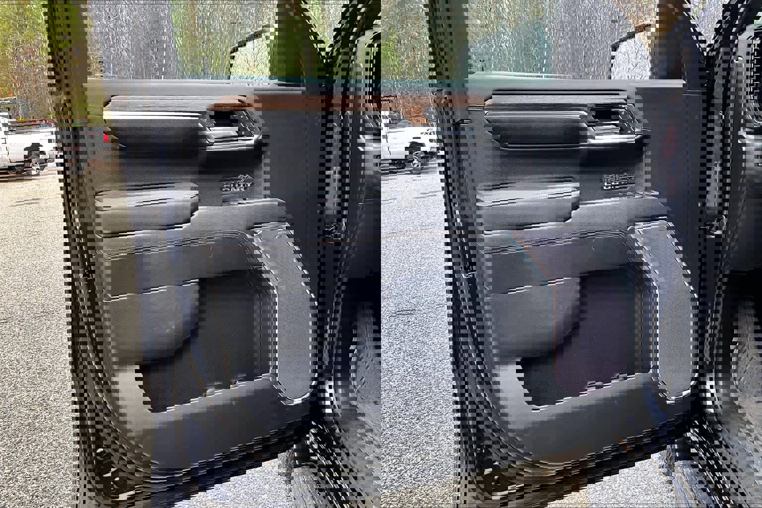 Used 2023 Chevrolet Silverado 1500 High Country w/ Z71 Off-Road Package AWD/4WD image 22