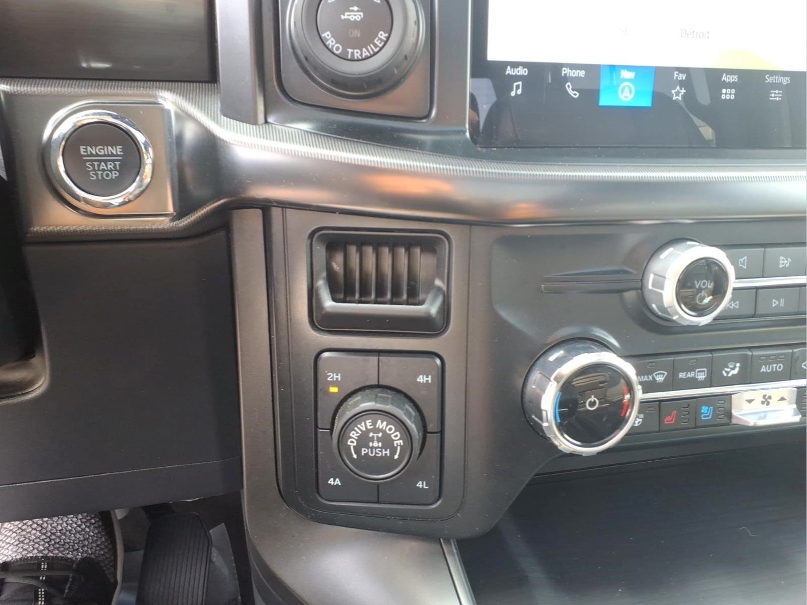 Certified 2024 Ford F150 Lariat AWD/4WD image 20