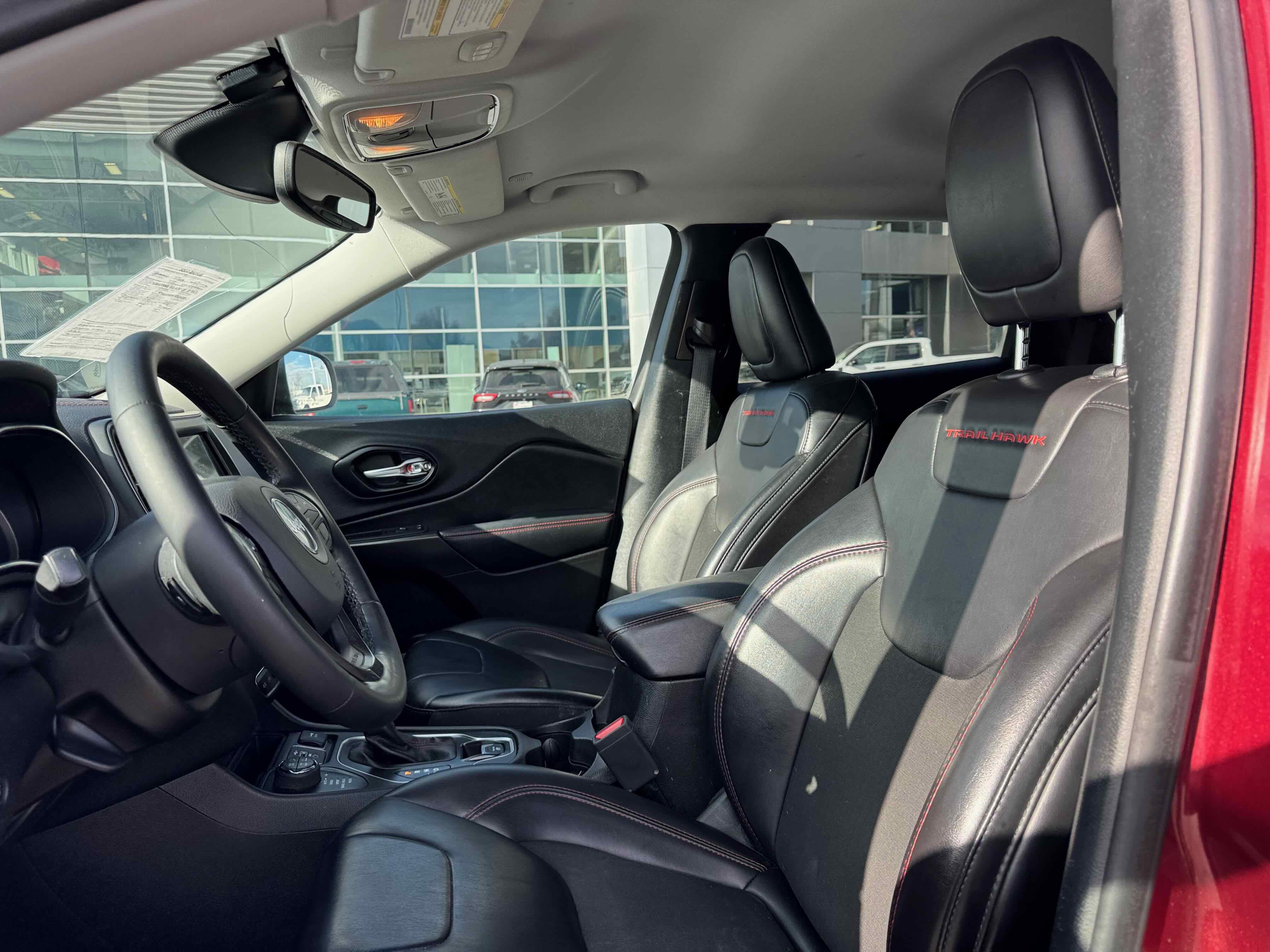 Used 2021 Jeep Cherokee Trailhawk w/ Comfort/Convenience Group image 12