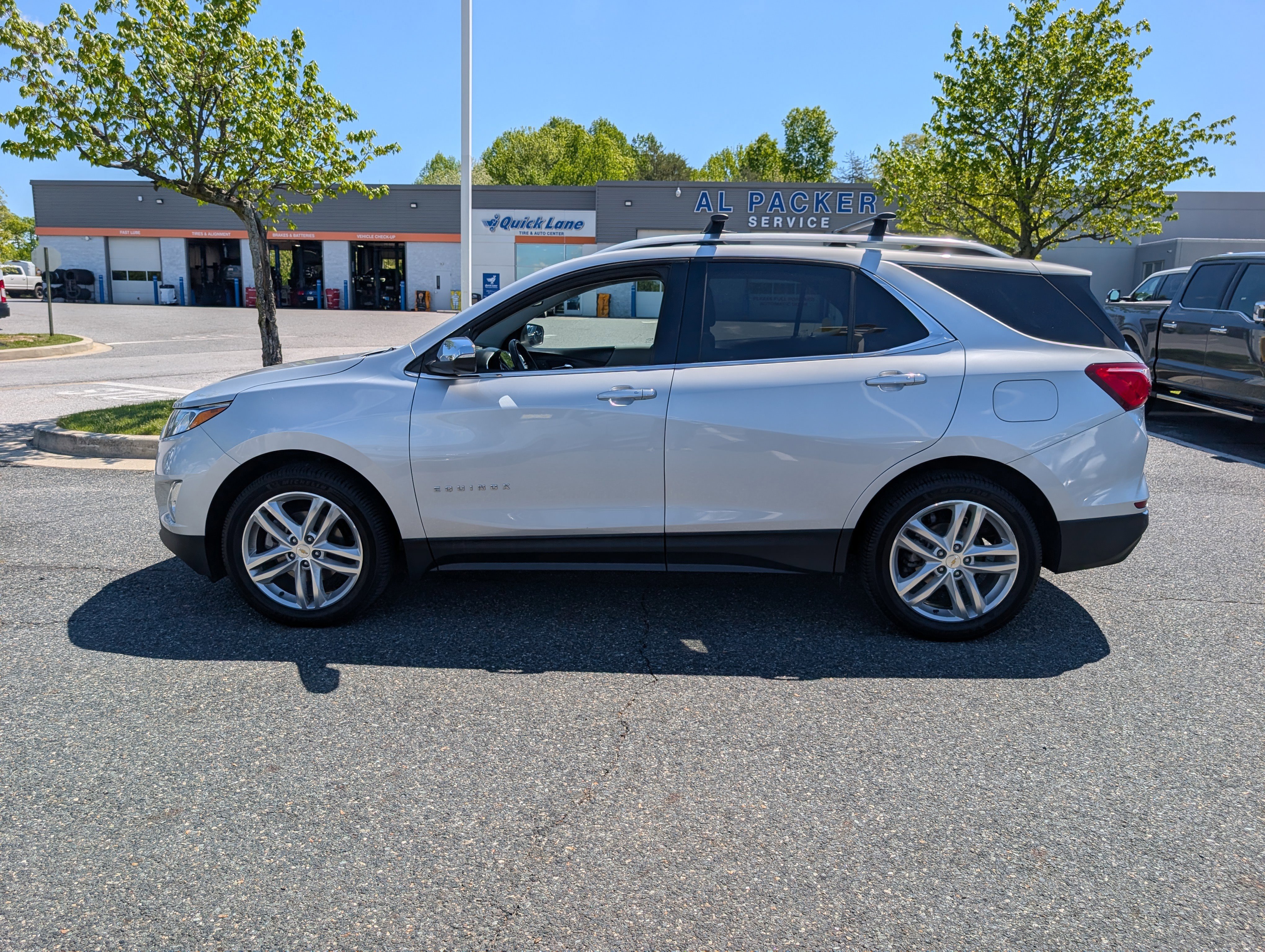 Used 2019 Chevrolet Equinox Premier AWD/4WD image 2