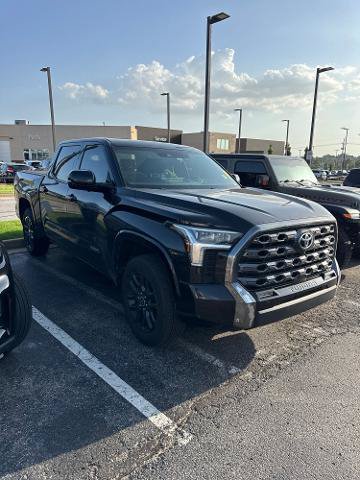 Used 2022 Toyota Tundra Platinum w/ Advanced Package AWD/4WD image 2
