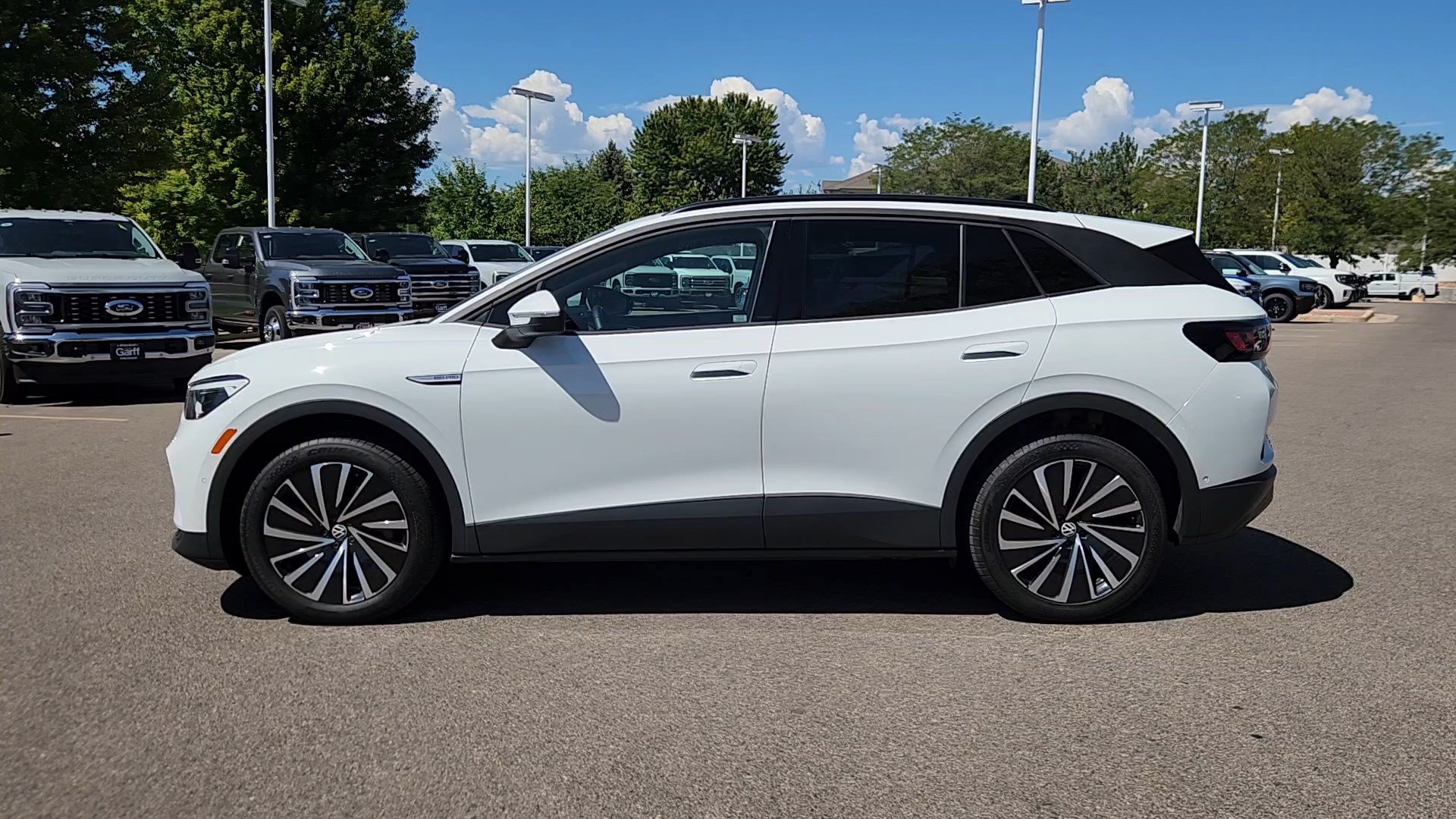 Used 2024 Volkswagen ID.4 Pro AWD/4WD image 23