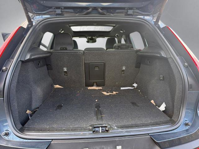 Used 2022 Volvo XC40 P8 Recharge Plus image 25