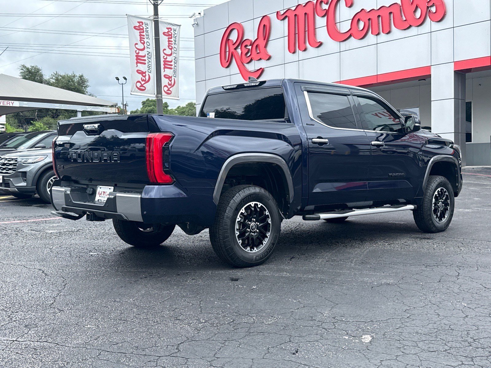 Used 2023 Toyota Tundra Limited w/ Power Package AWD/4WD image 6