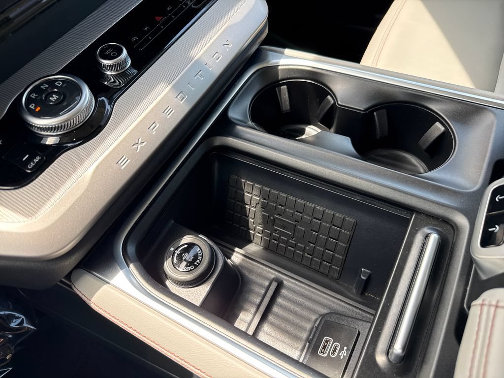 Certified 2025 Ford Expedition Active RWD image 26